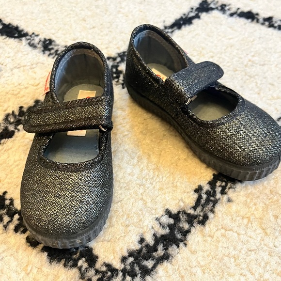 Cienta Black Sparkle Mary Jane’s Velcro Closure Size 21 EU 5 US - Picture 2 of 7